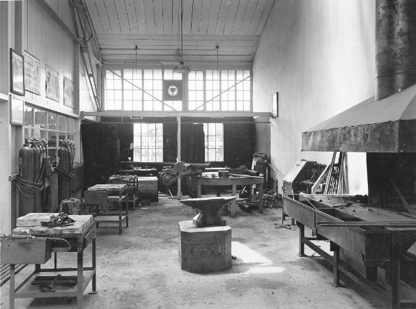 Welding room of the apprenticeship workshop of the Korneuburg Wharf, 1941 