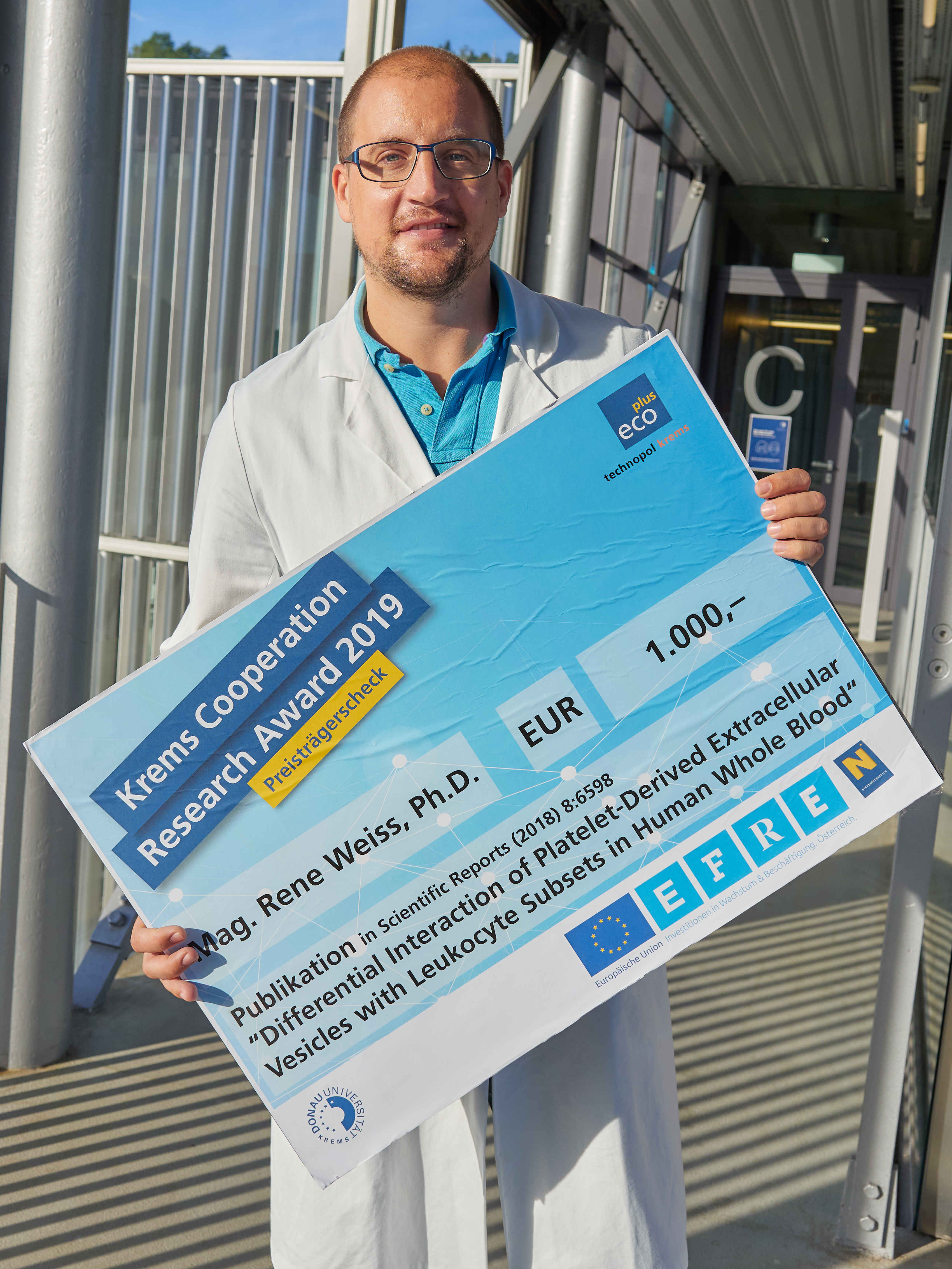 Mag. René Weiss, PhD wurde für seine Publikation über extrazelluläre Vesikel mit dem Krems Cooperation Award ausgezeichnet.