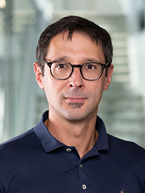 © Daniel Novotny Walter Hyll